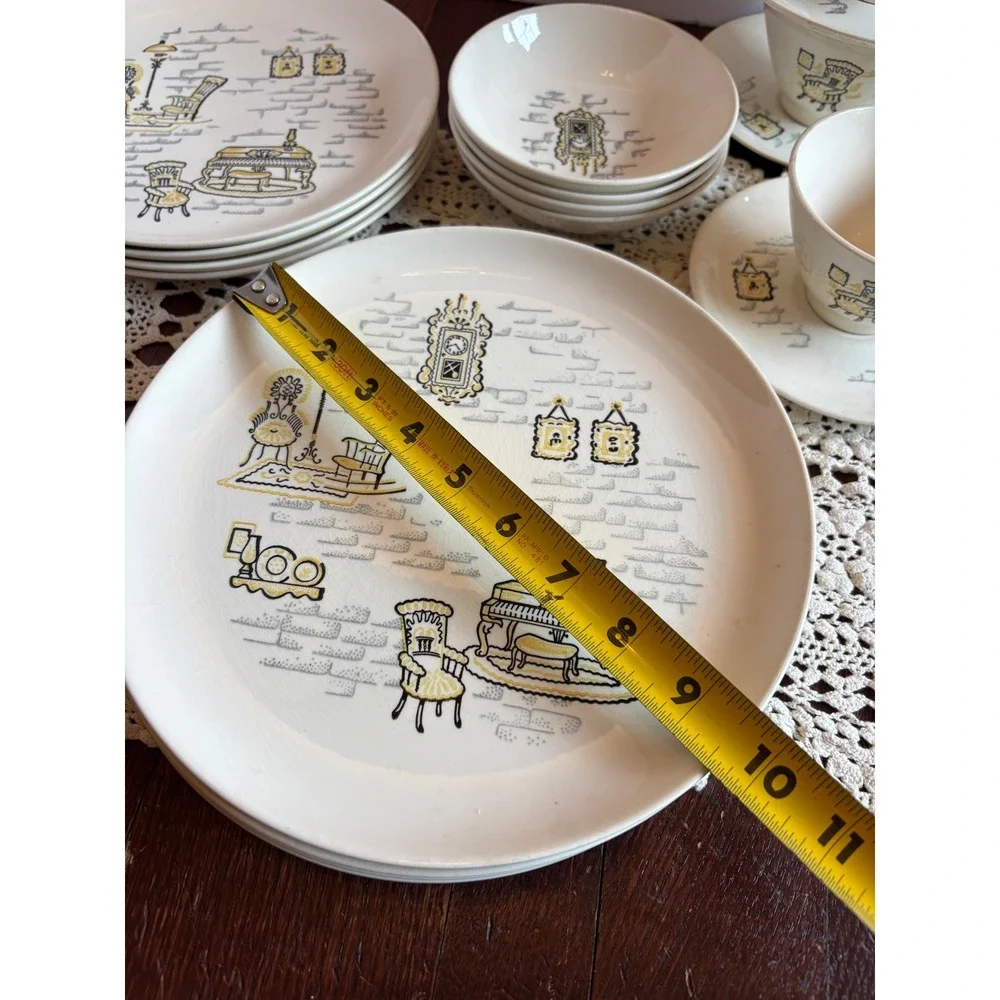 VTG 20pc Colonial Hand Decorated Dinnerware Set Made in‎ USA Mid Century 1950s